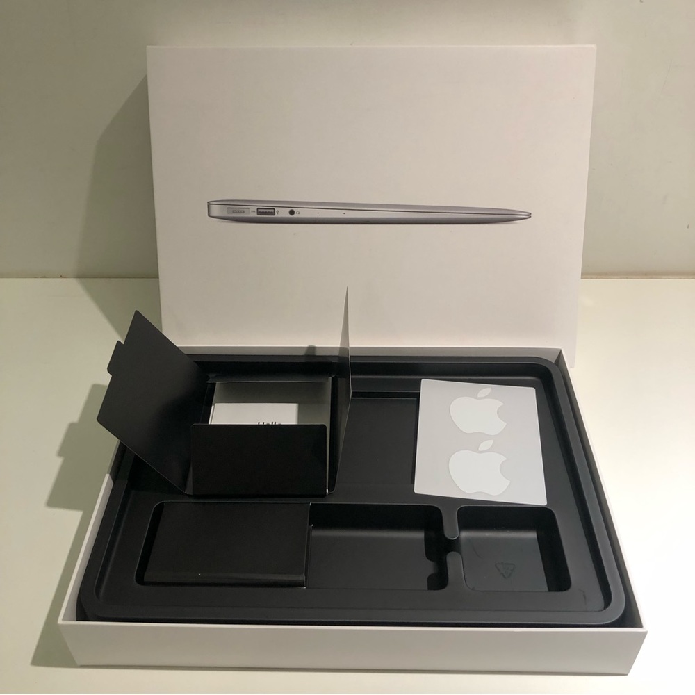 Apple MacBook Air empty box